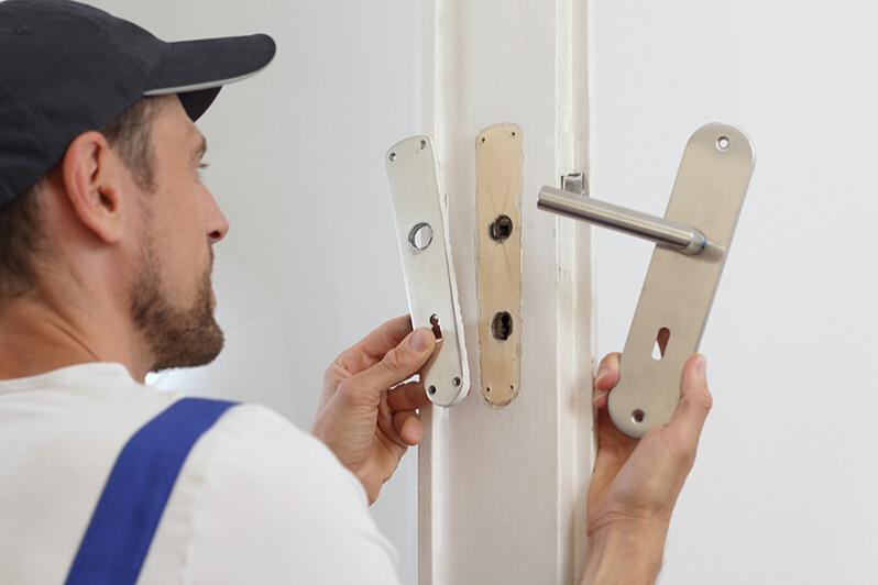 Maßblatt für Türbeschläge